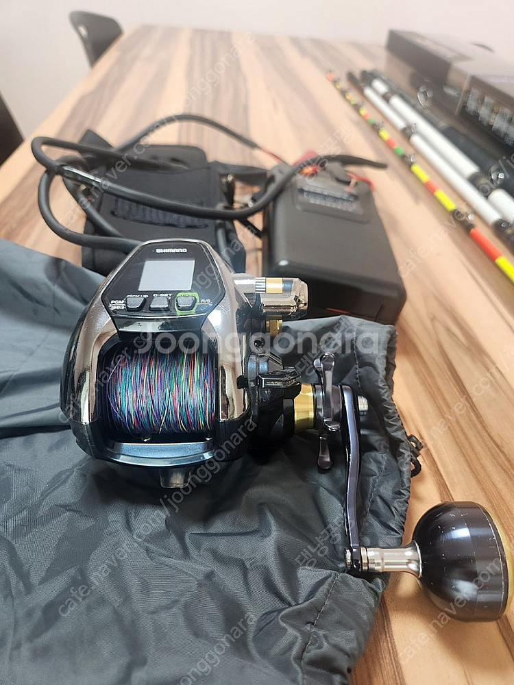 갈치 낚시 풀세트 판매합니다. 릴은 시마노 비스트마스터 3000XP이고, 로드는 다이와 딥존 EX 55 530입니다--4